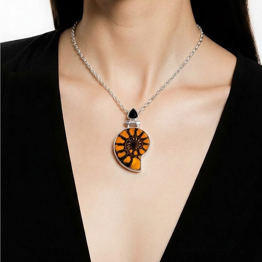 Ammonite & Onyx Necklace - Picture 2 of 13
